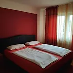 Rheinischer Hof Gasthuis 2*