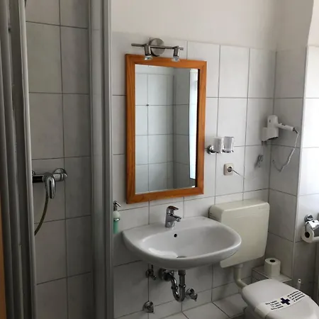 Penzion Rheinischer Hof Leverkusen
